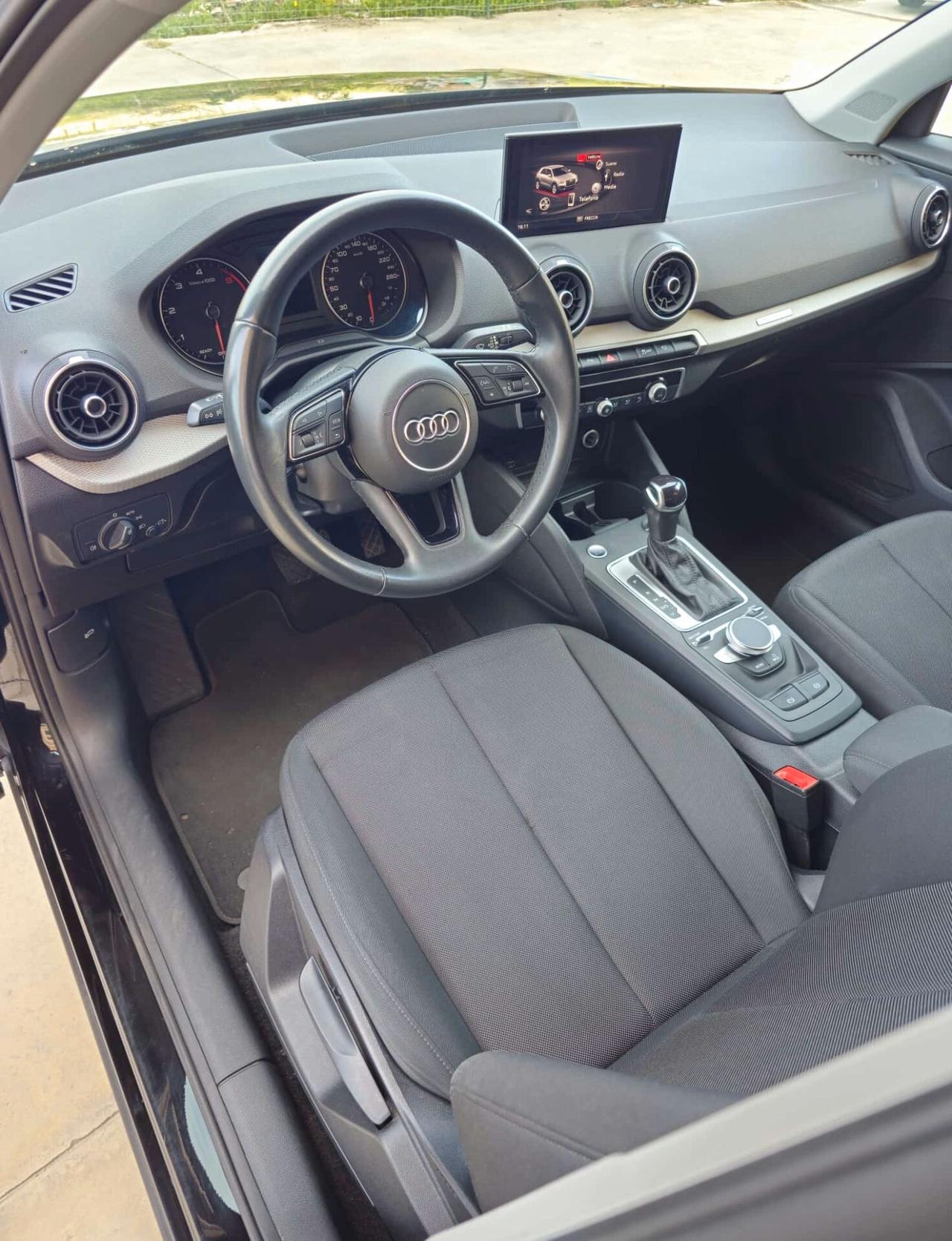 Audi Q2 30 TDI S tronic Business Advanced