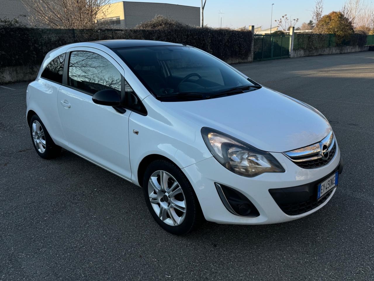 Opel Corsa 1.2 85CV 3 porte GPL-TECH b-color OK Neopatentati