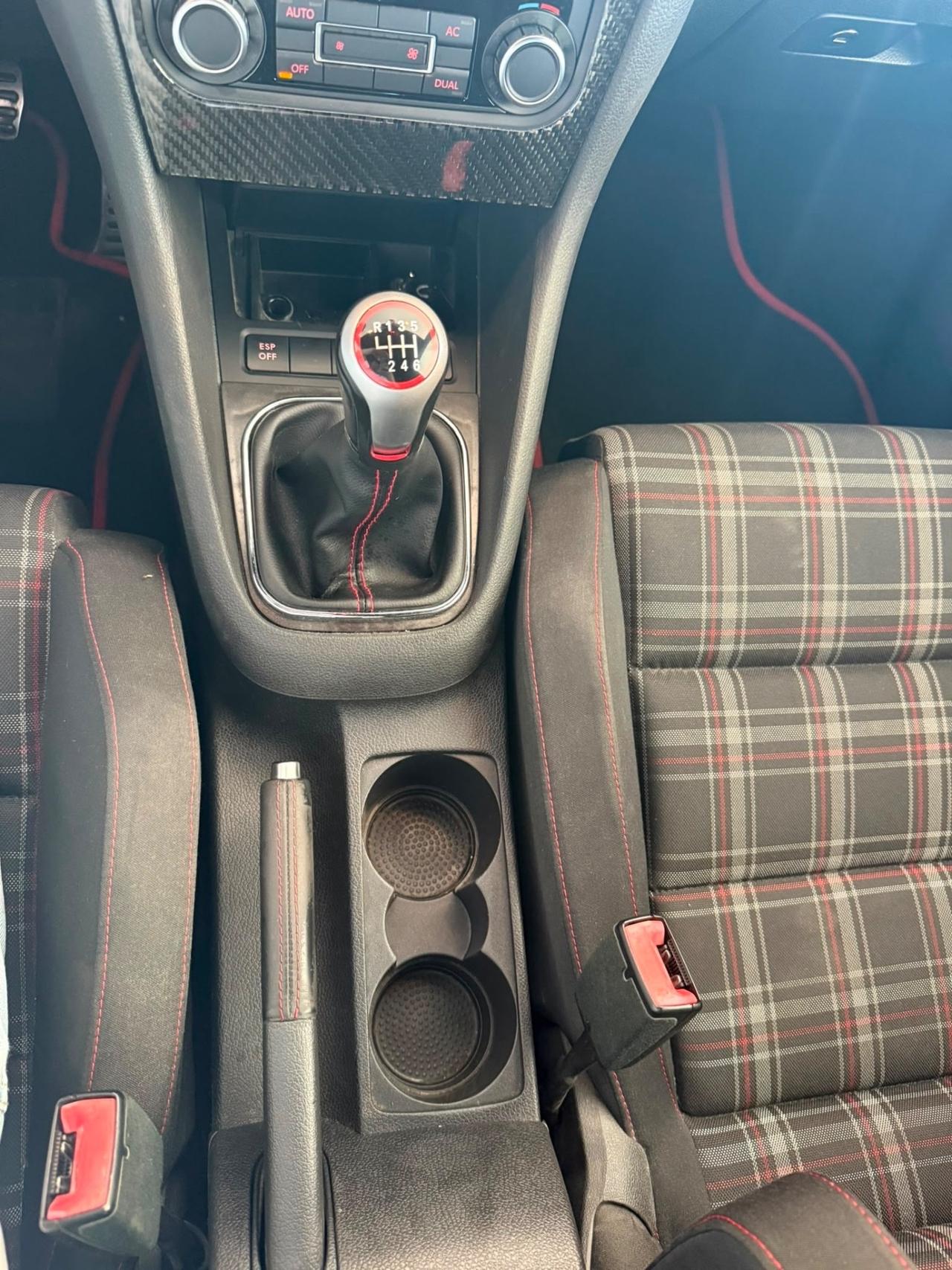Volkswagen Golf GTI 2.0 TSI 3p.