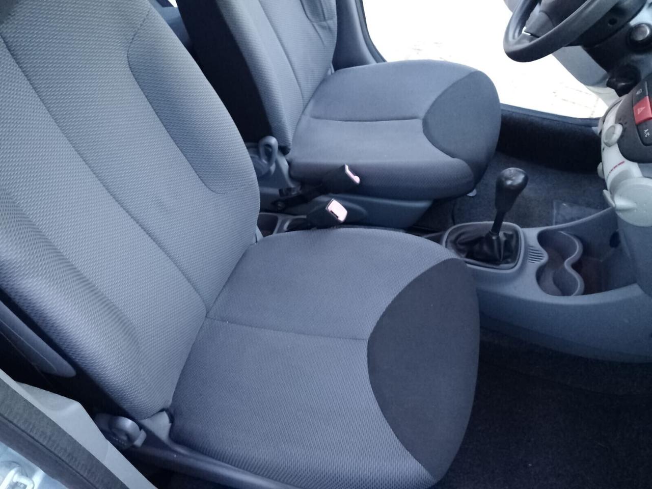 Toyota Aygo 1.0 12V VVT-i 5 porte Sol