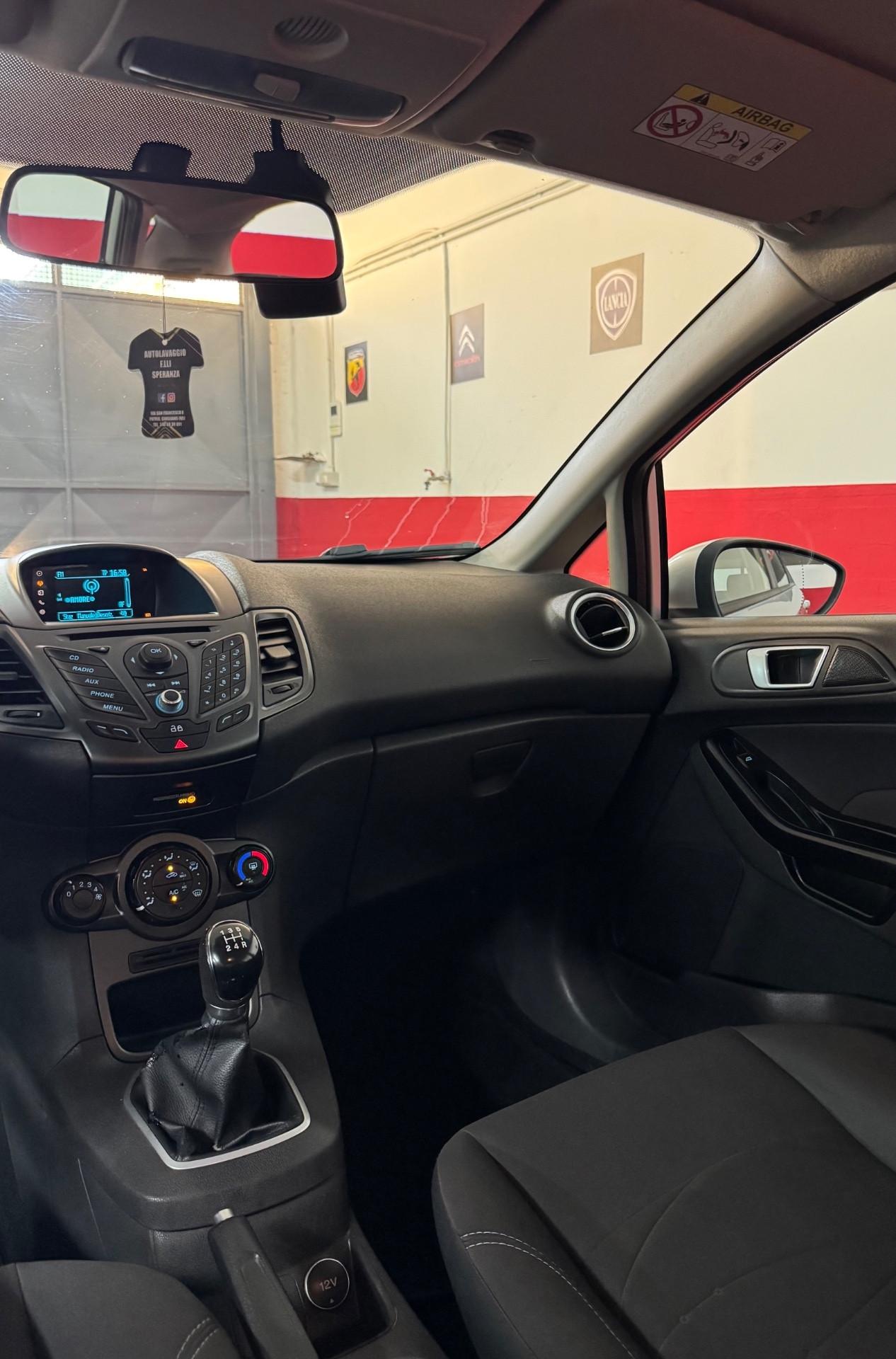Ford Fiesta 1.5 TDCi 75CV 5 porte Titanium
