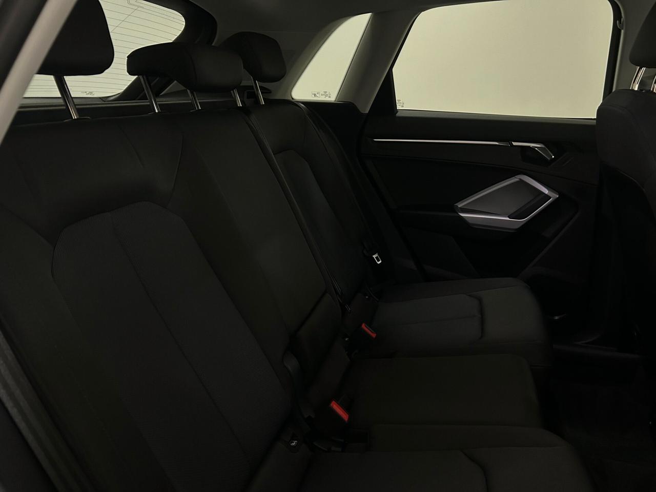 Audi Q3 35 TDI S tronic Business