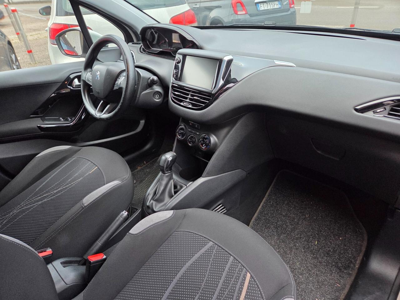 Peugeot 208 Neopatenatati - 2012