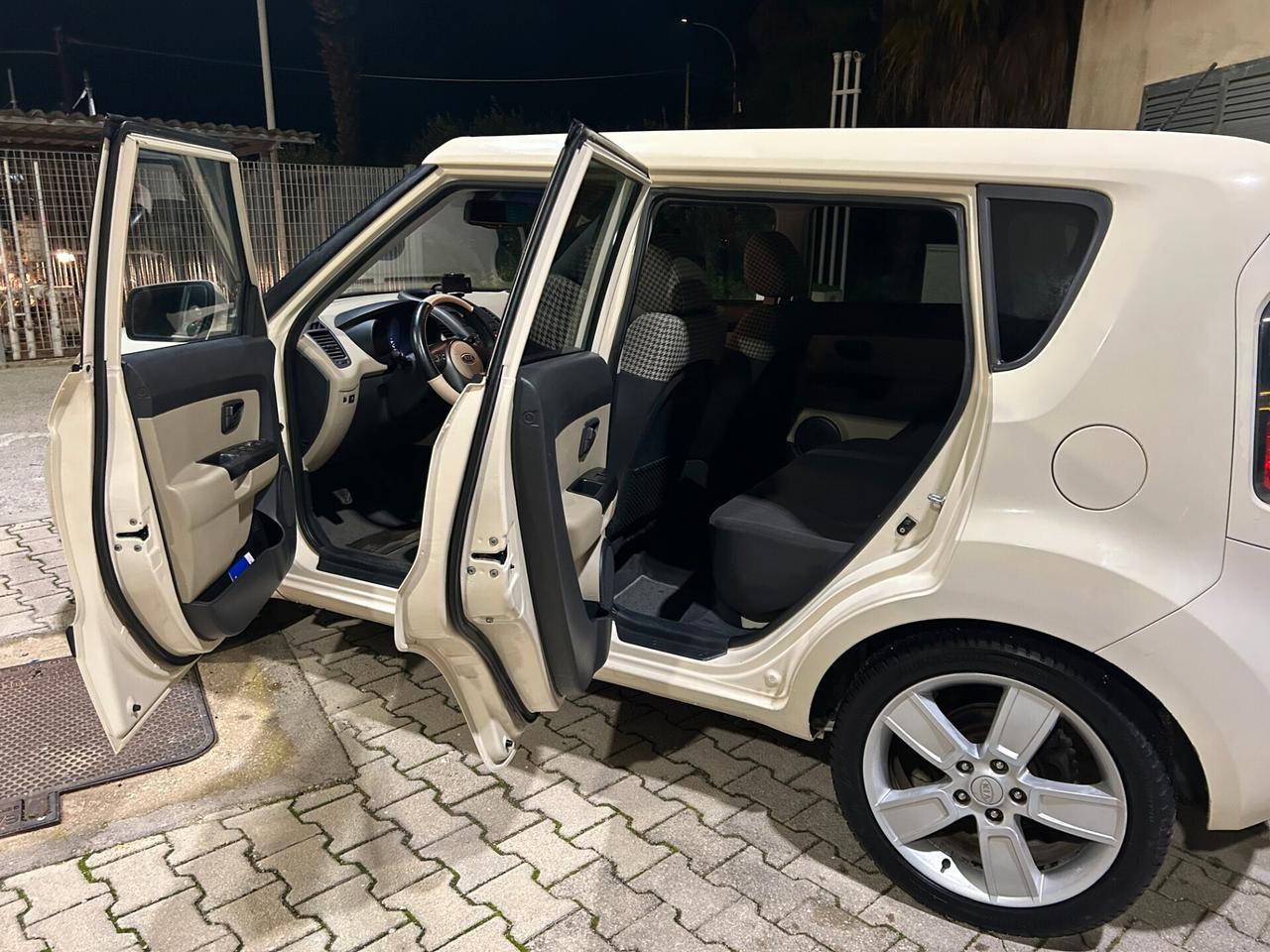 Kia Soul 1.6 CVVT Cool Bi-Fuel