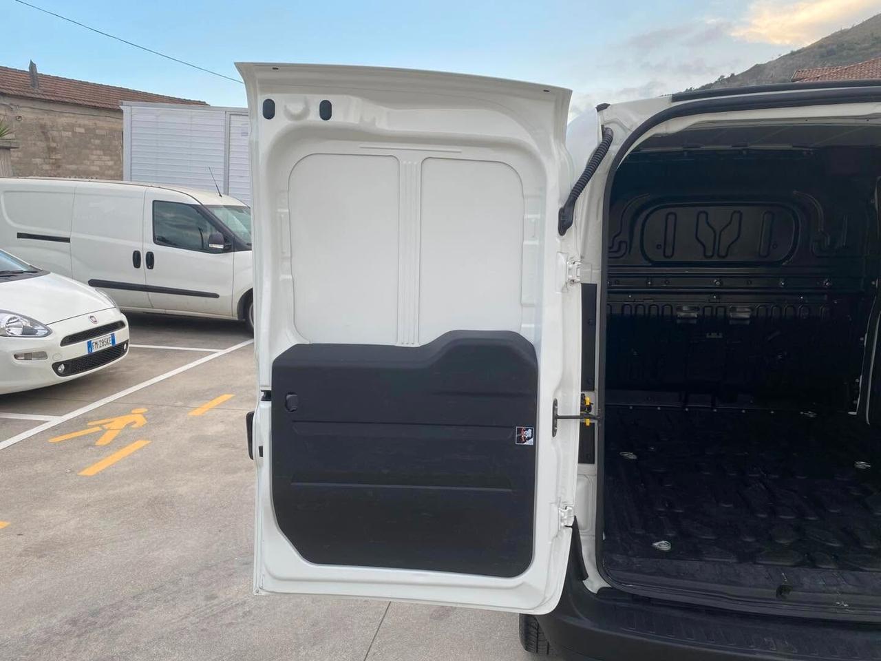 Fiat Doblò 1.6 Mjt2 120 CV 3 posti 12/2022