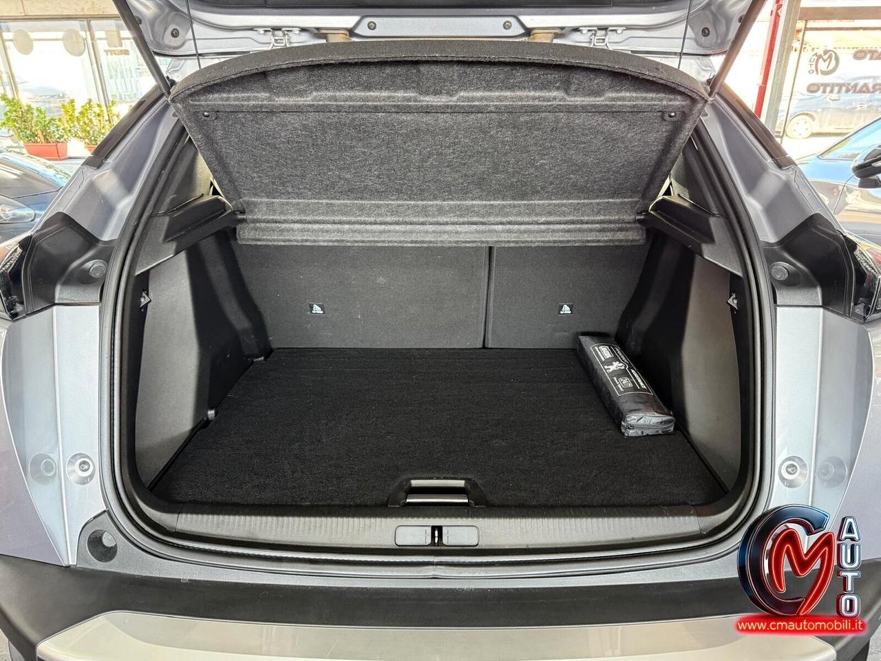 Peugeot 2008 PureTech 130cv S&S Allure FullLED 3d coockpit