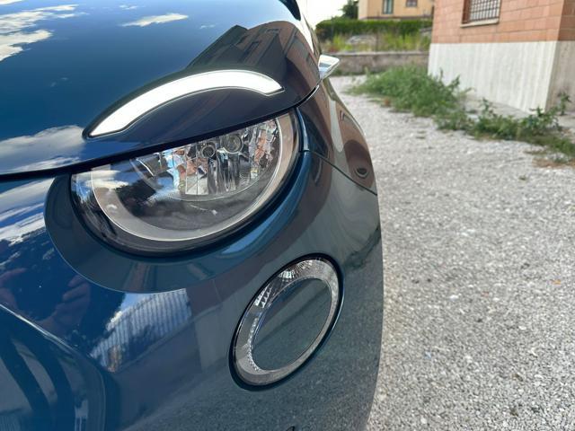 FIAT 500e 3+1 42 kWh Icon +