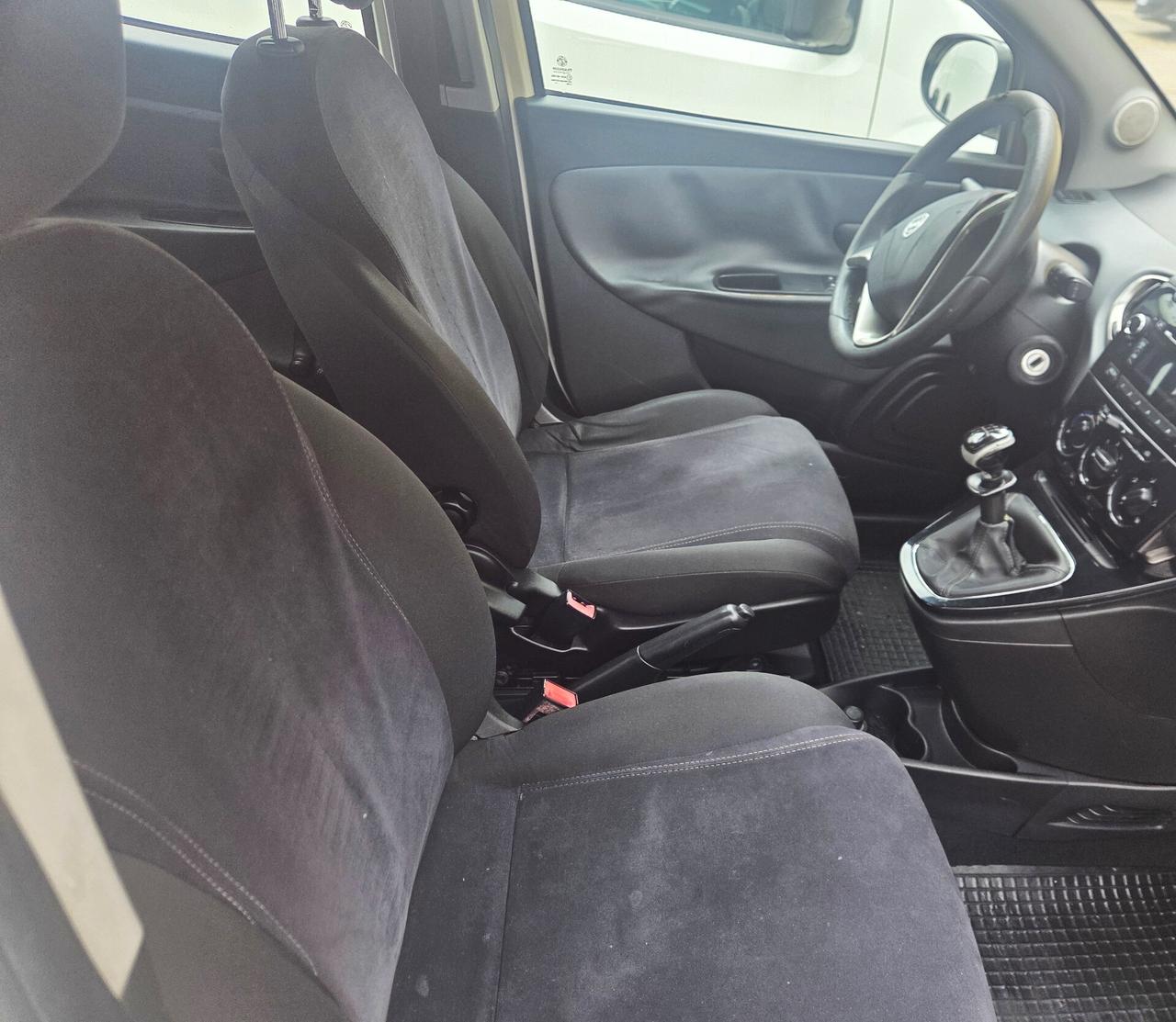 Lancia Ypsilon 1.2 TAGLIANDATA GARANZIA 12 MESI