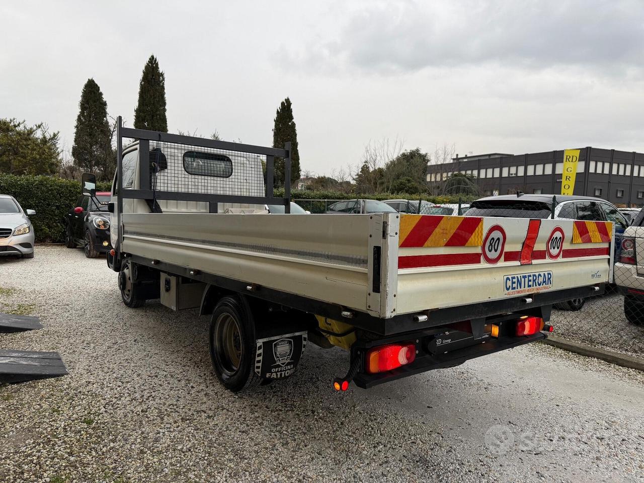Nissan Cabstar 120.35 3.0 Tdi PL-RG Cabinato SE Ca
