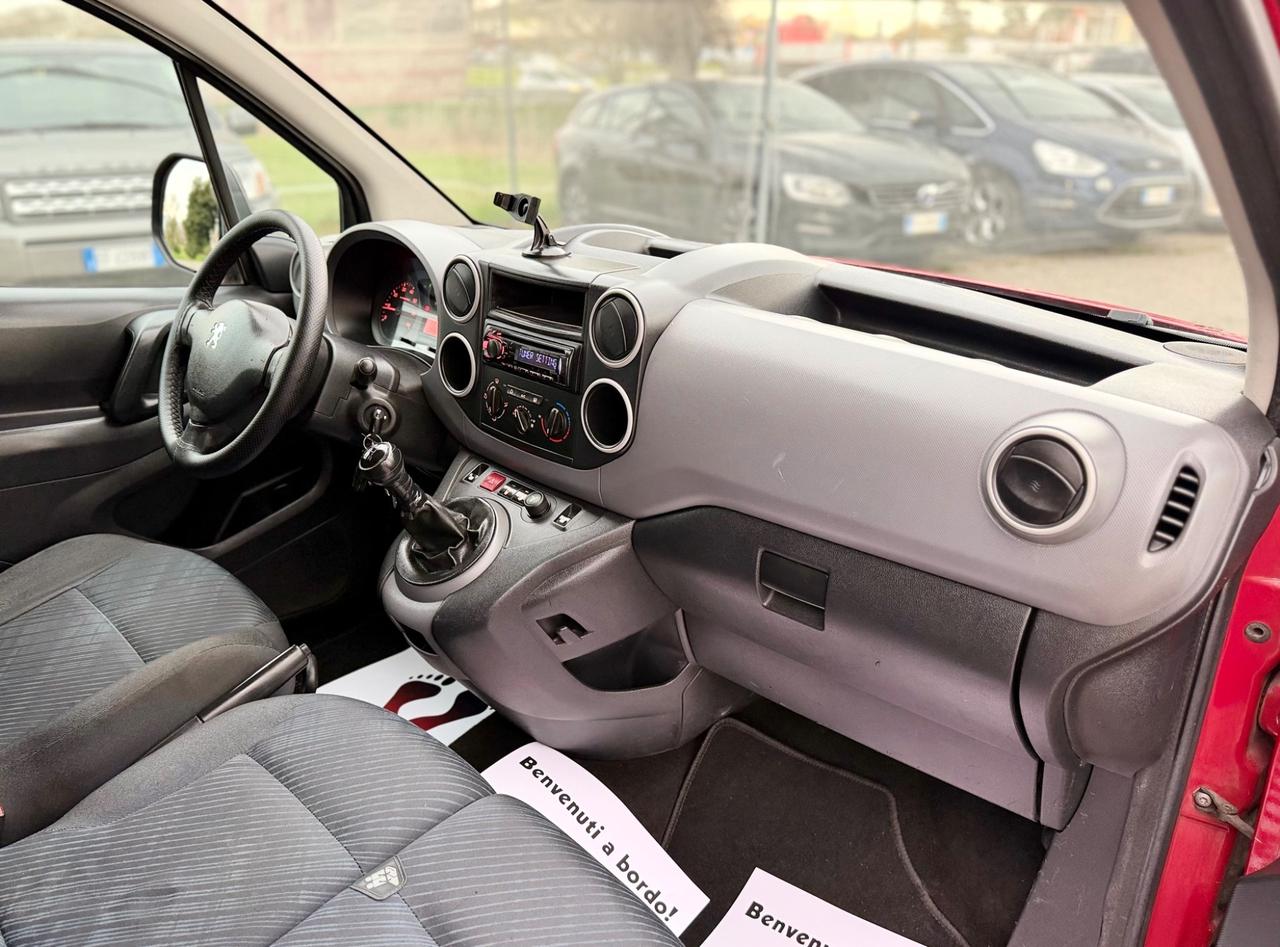 Peugeot Partner 2011 1.6 HDi furgone 3 posti GARANZIA 12 mesi ! ! !
