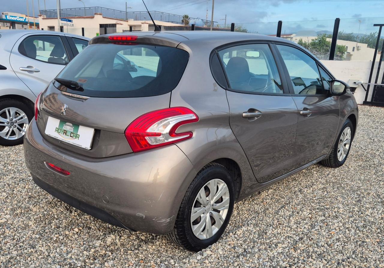 Peugeot 208 1.2 benzina 82 CV 5 porte