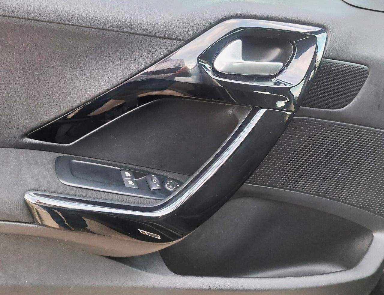 PEUGEOT 208 ALLURE- 1.6 HDI - NEOPATENTATI