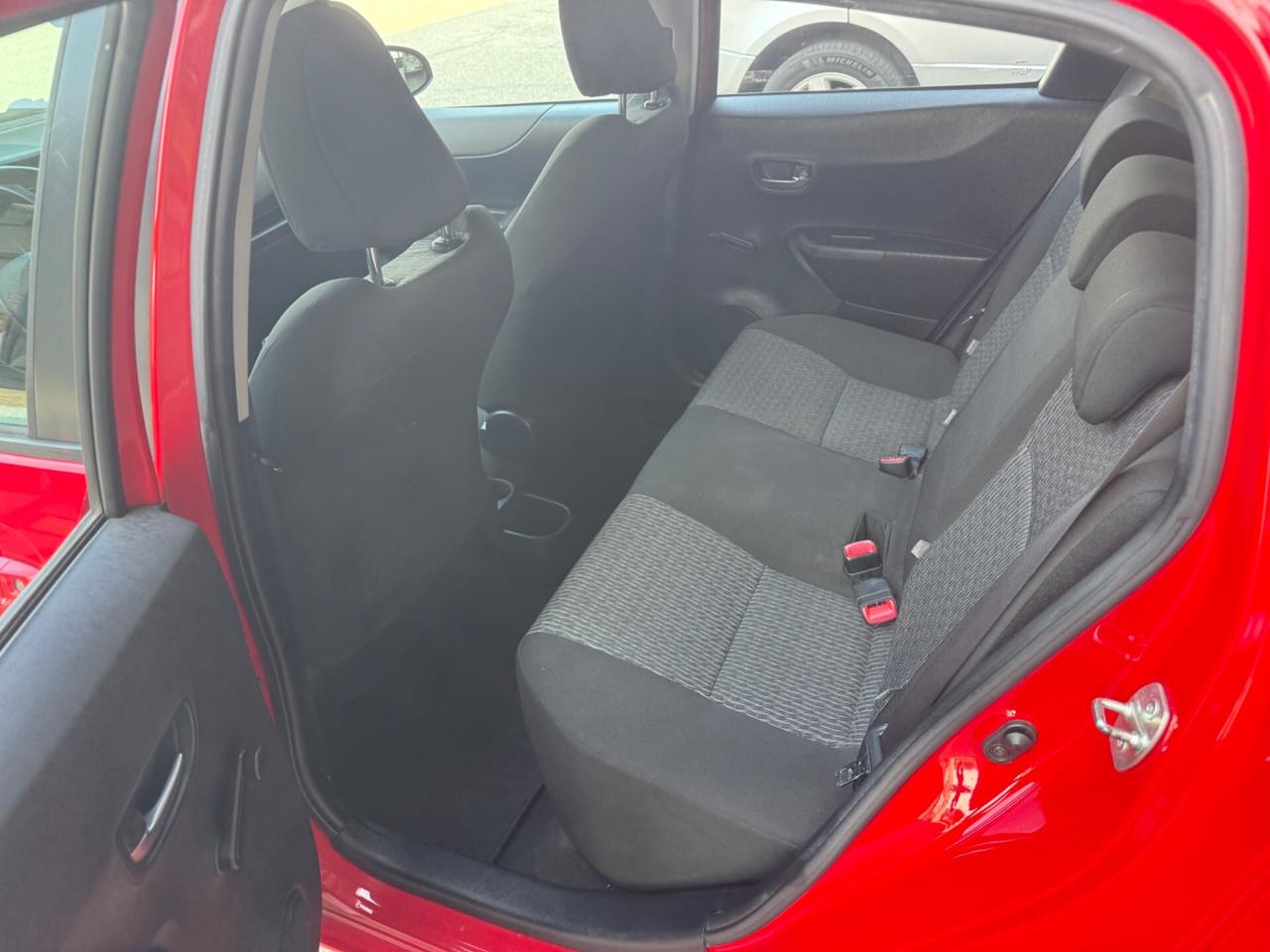 Toyota Yaris 1.0 5 porte Lounge