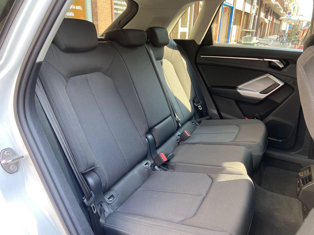 Audi Q3 Business Advanced 2.0 35 TDI #11442