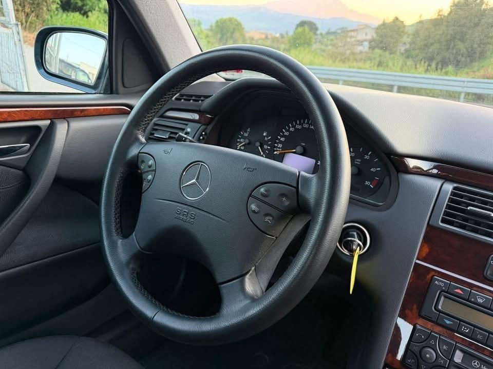 Mercedes-benz E 220 CDI cat Elegance