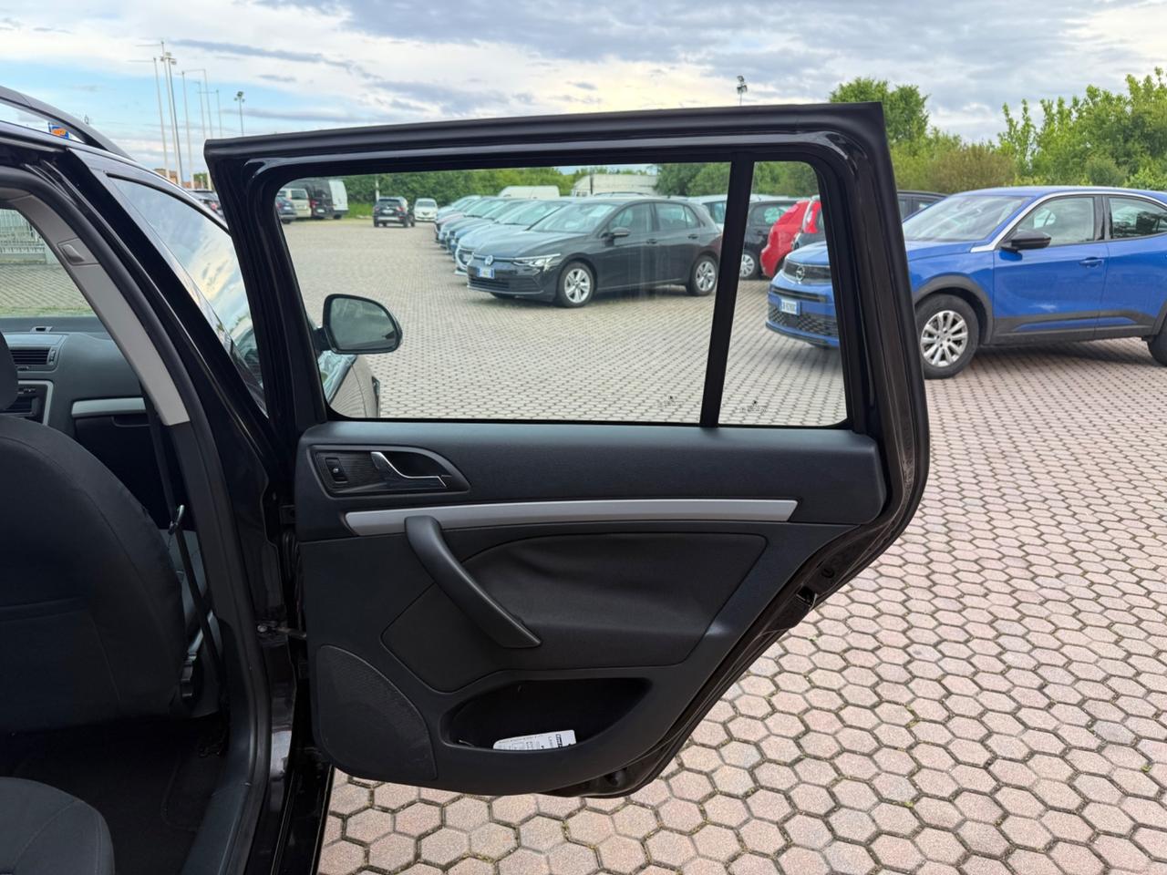 Skoda Octavia 1.6 TDI CR F.AP. Elegance OK NEOPATENTATI
