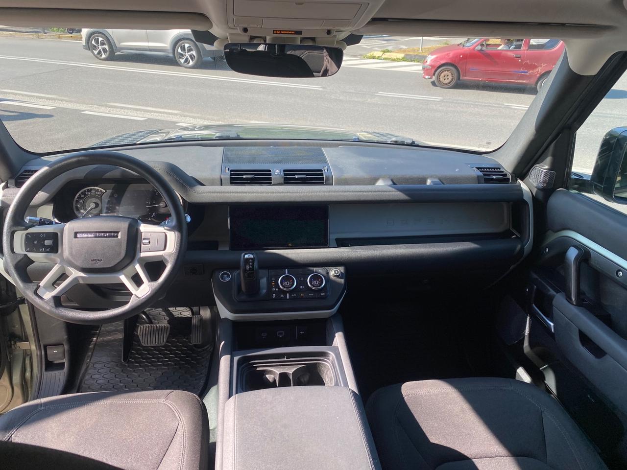 Land Rover Defender 110 2.0 SD4 AWD Auto 7 POSTI