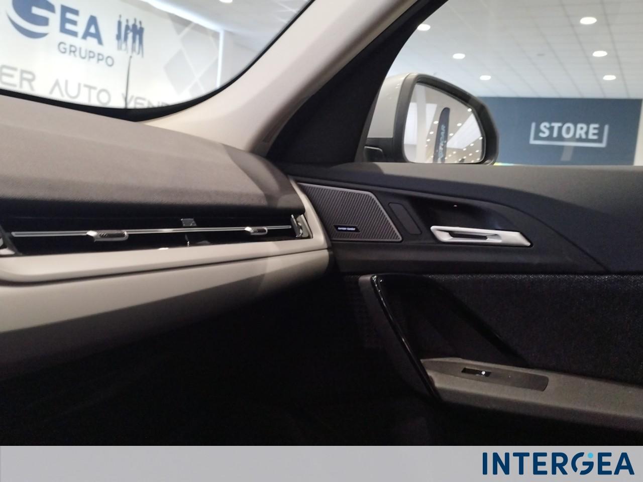 BMW X1 sdrive20i mhev 48V auto