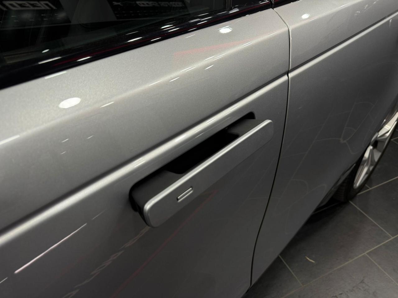 Land Rover Range Rover Velar Range Rover Velar 2.0D I4 240 CV SE