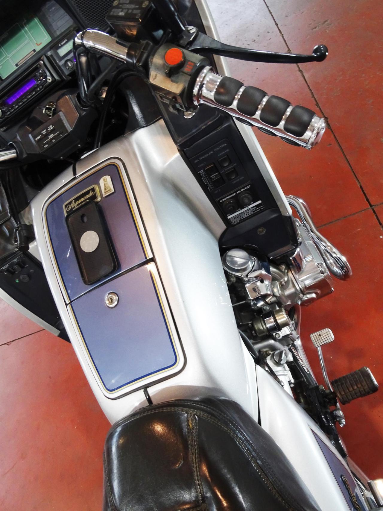 Honda GL 1200 Gold Wing Aspencade