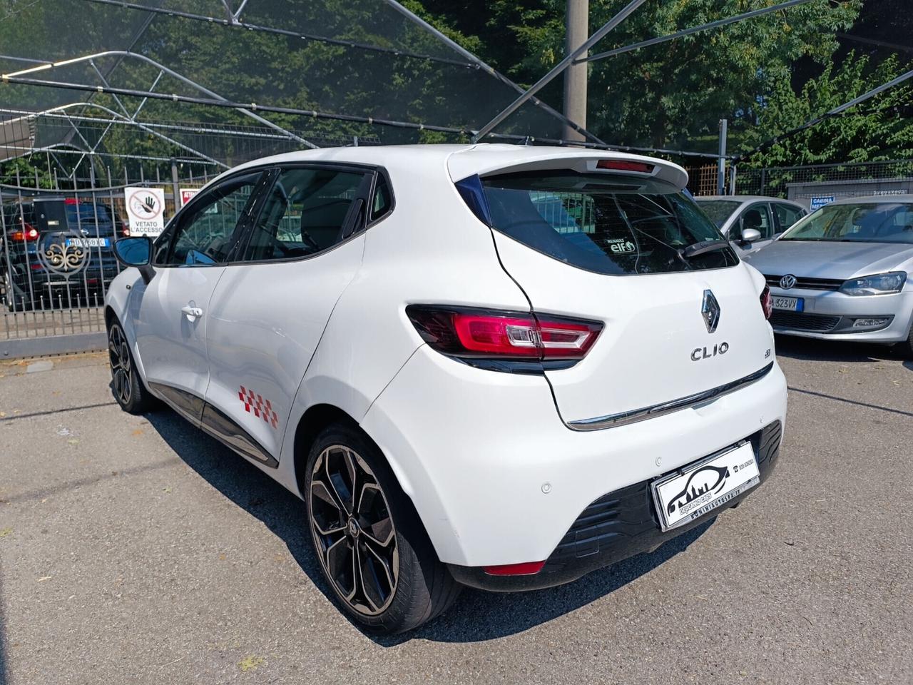 Renault Clio dCi 8V 90 CV EDC 5 porte Moschino Zen