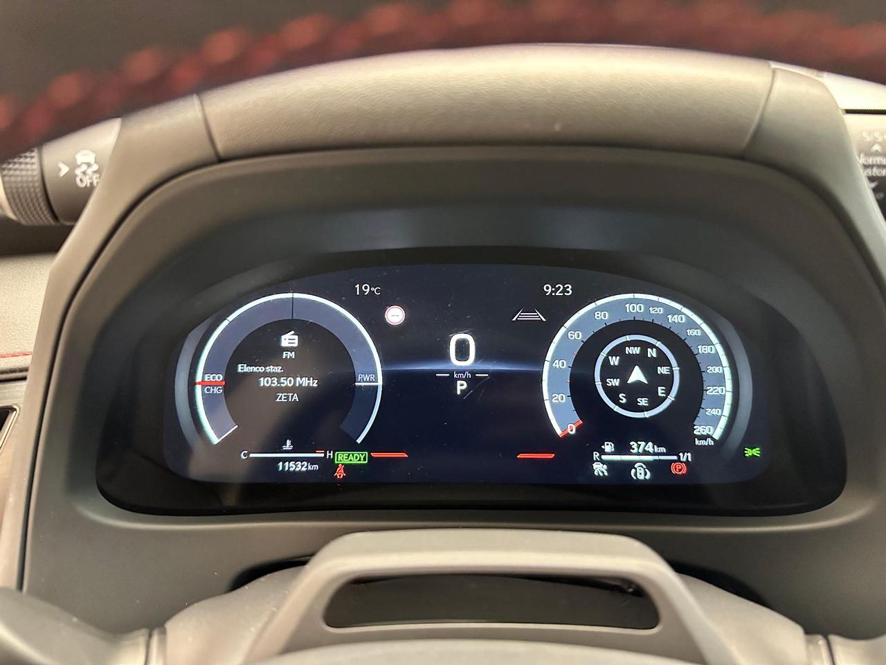 Lexus UX 300h 2.0 F-Sport 4wd cvt