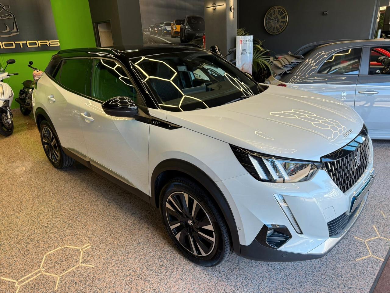 Peugeot 2008 PureTech 155 S&S EAT8 GT