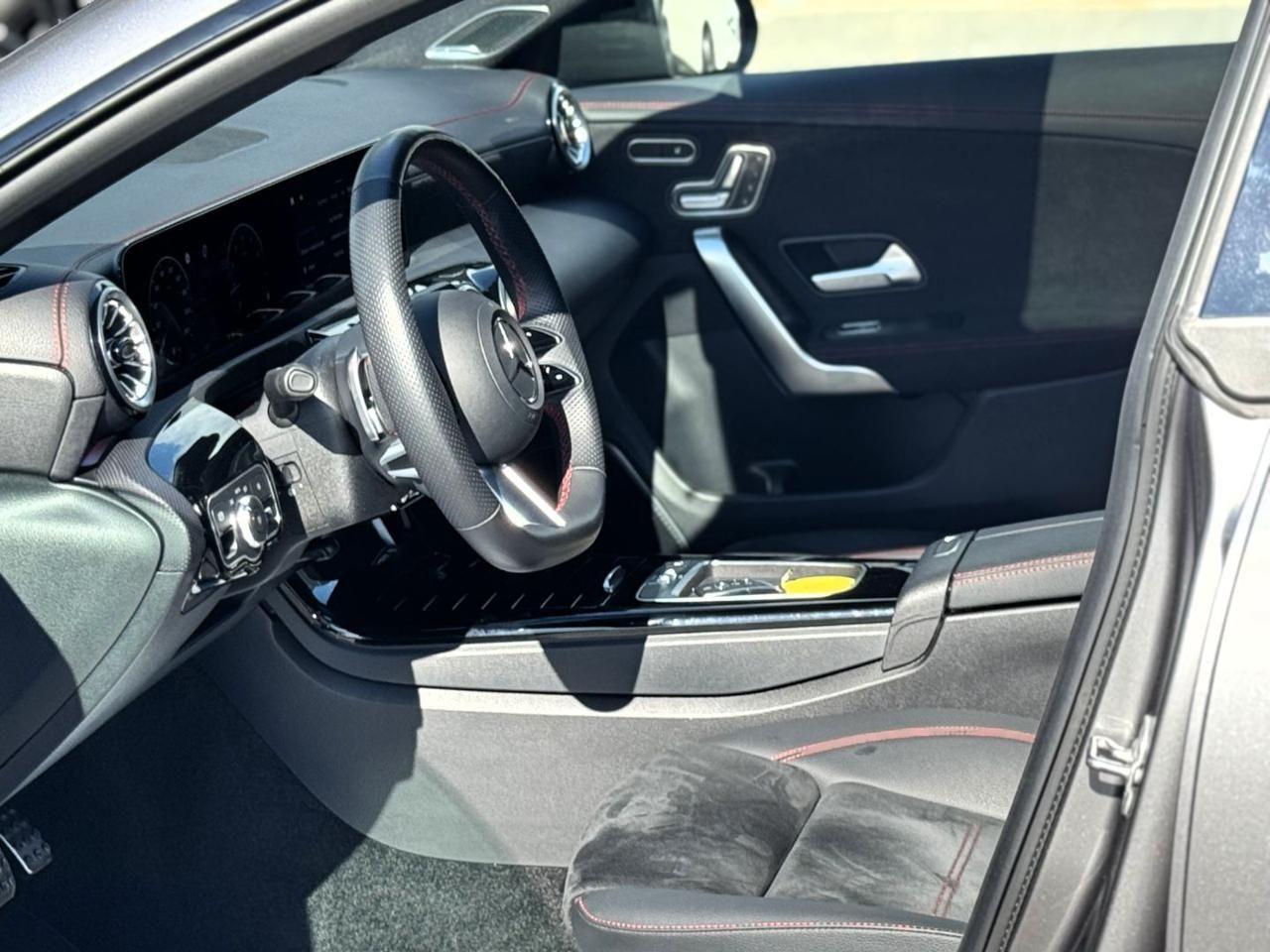 MERCEDES-BENZ CLA 200 Automatic AMG Line Premium 163CV Burmester®