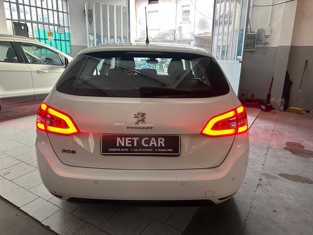 Peugeot 308 BlueHDi 100 S&S SW Business