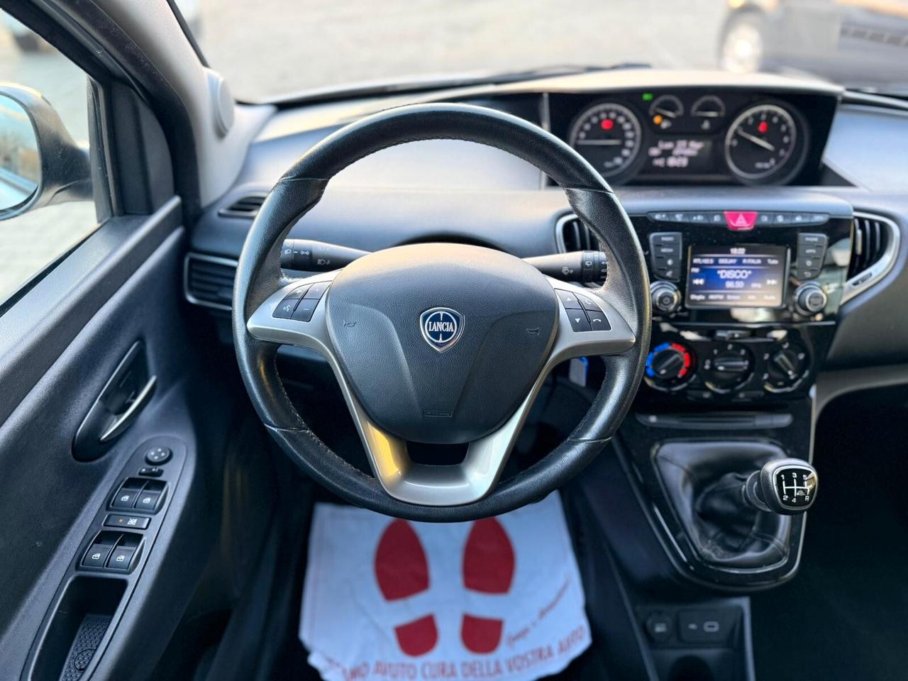 Lancia Ypsilon 1.2 69 CV 5 porte S&S Platinum