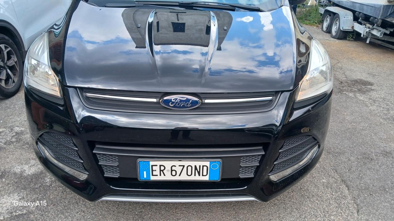 Ford Kuga 2.0 TDCI 140 CV 4WD Powershift Titanium