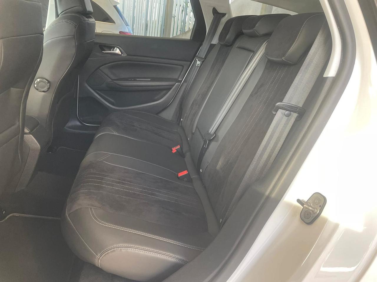 Peugeot 308 BlueHDi 120 S&S SW Allure