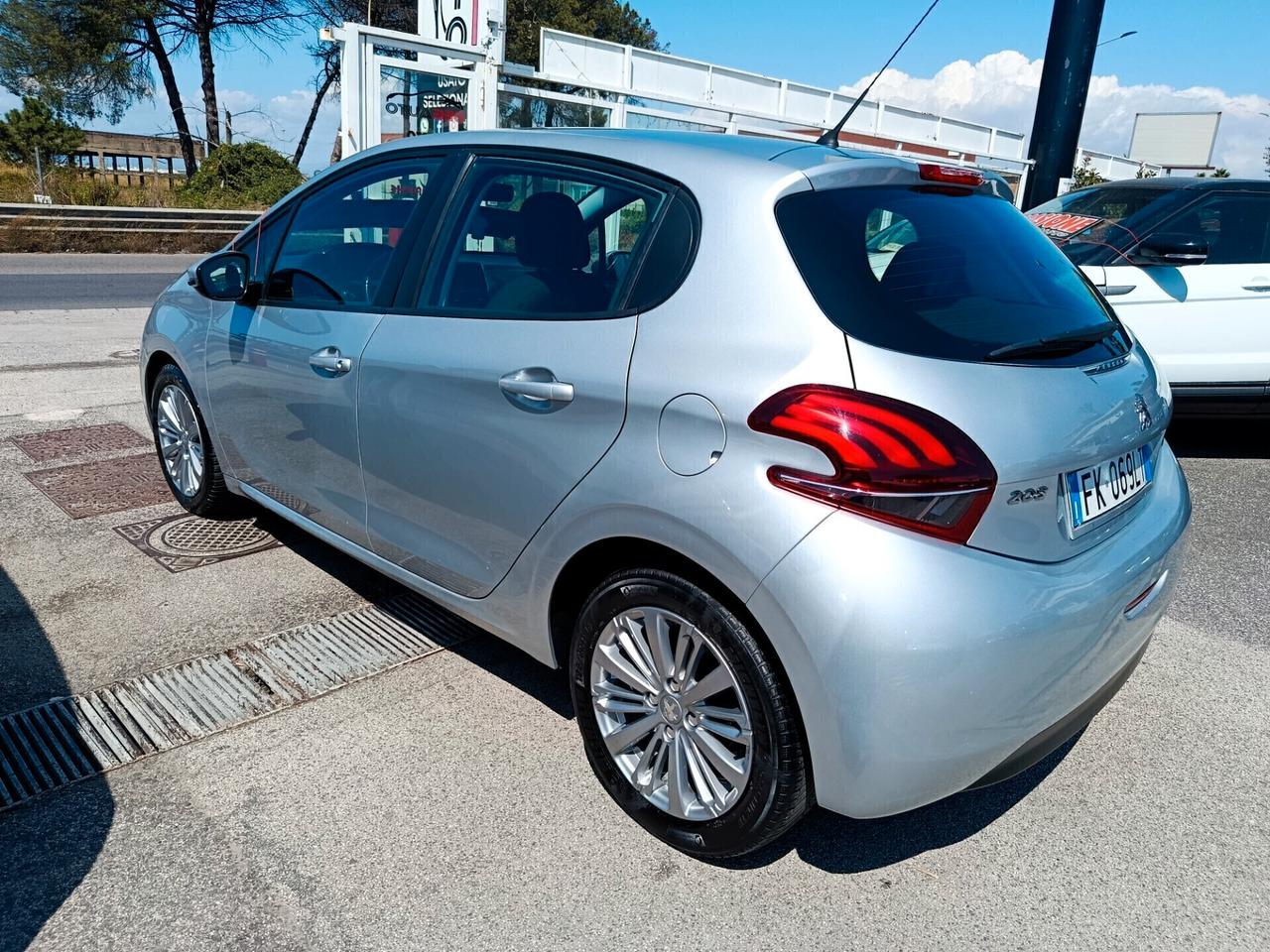 Peugeot 208 BlueHDi 75CV Allure 5 porte