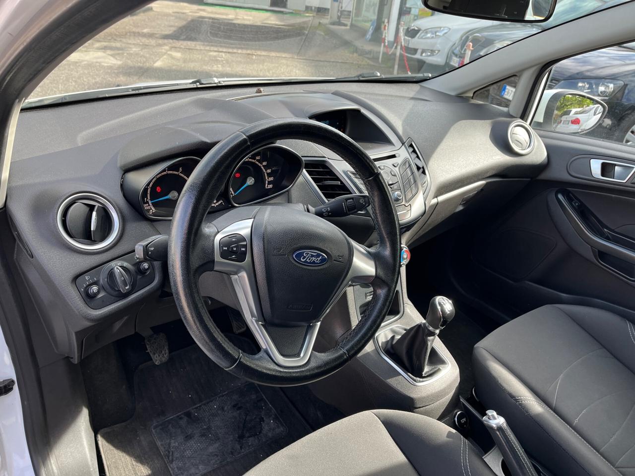 Ford Fiesta 1.2 60CV 5 porte Black & White Edition