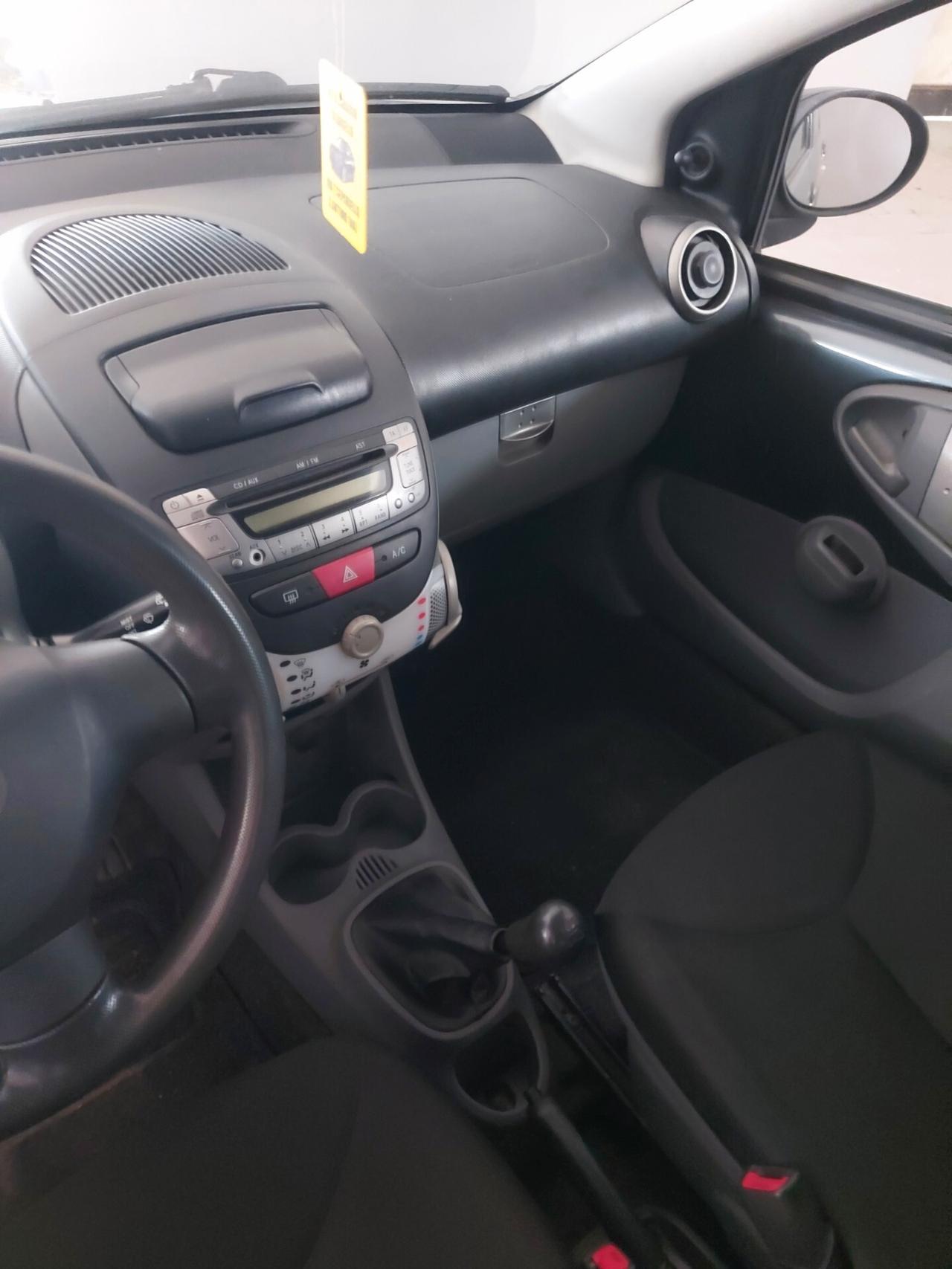 Toyota Aygo 1.0 benz 2011 5 porte