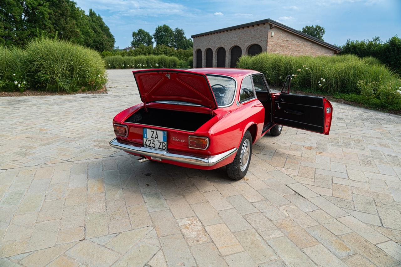 Alfa Romeo Giulia SPRINT GT VELOCE - RDS01445