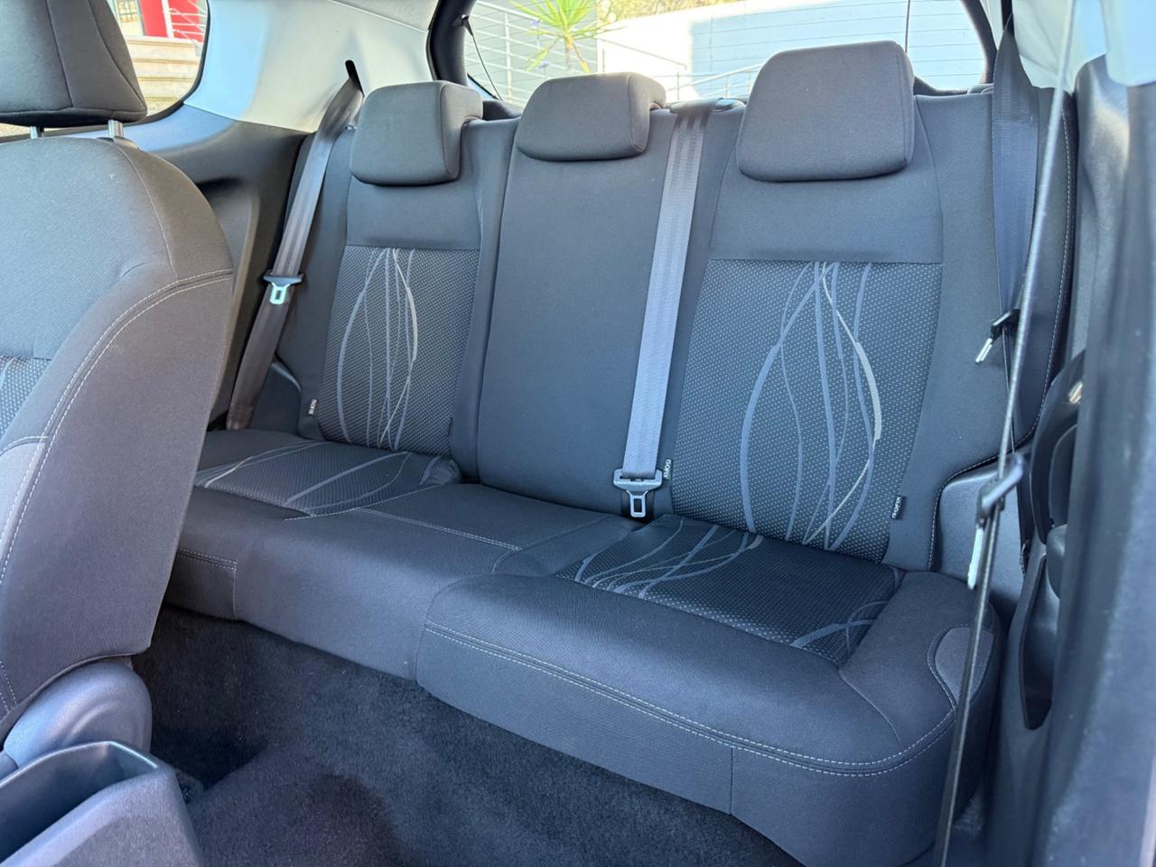 Peugeot 208 1.4 HDi 68 CV 3 porte Allure