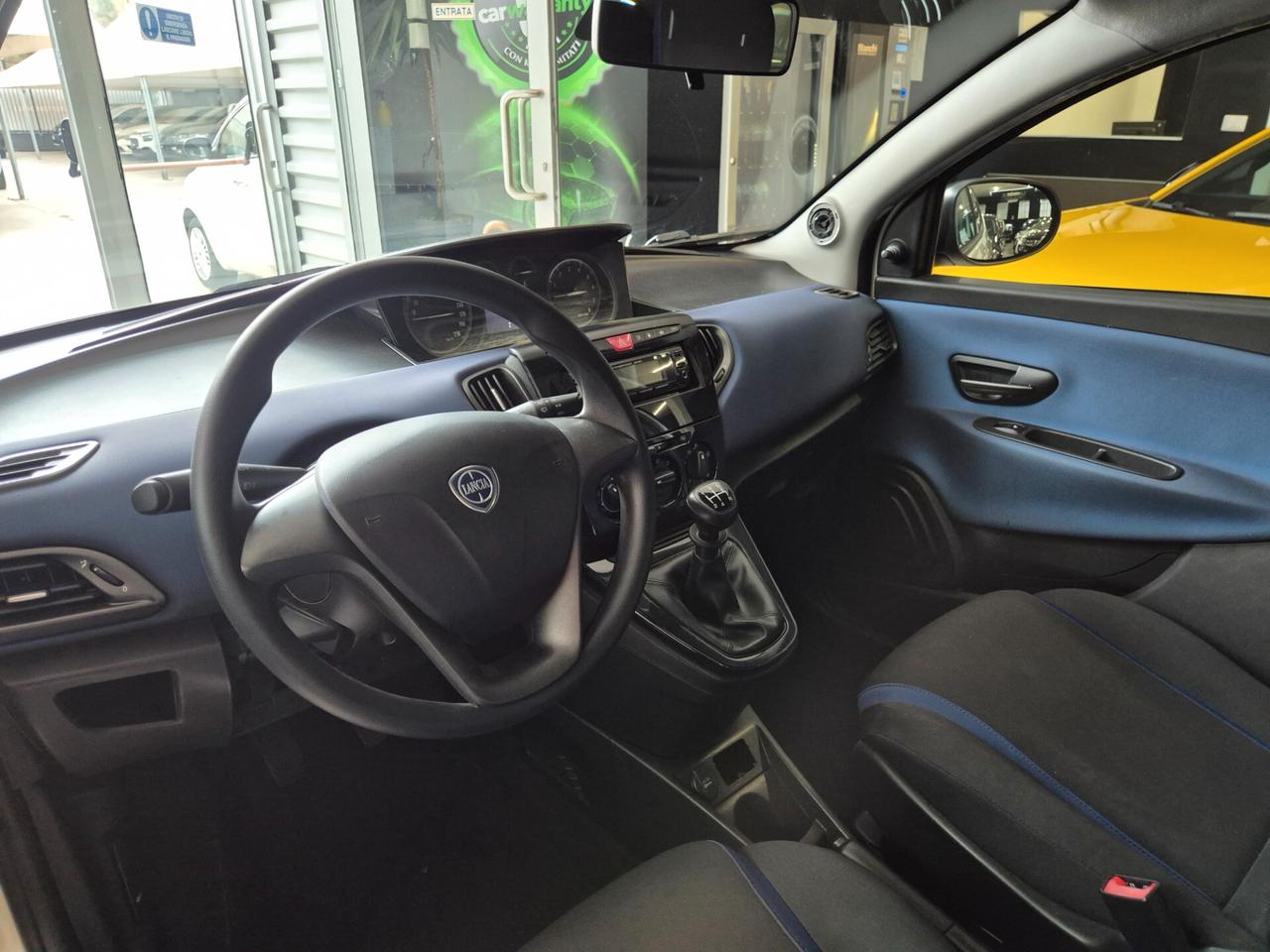 Lancia Ypsilon 1.2 69 CV 5 porte GPL Ecochic Silver