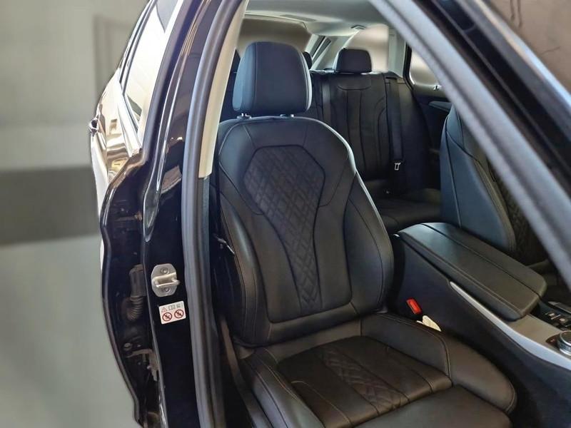BMW 520 Business MH48V Touring Auto