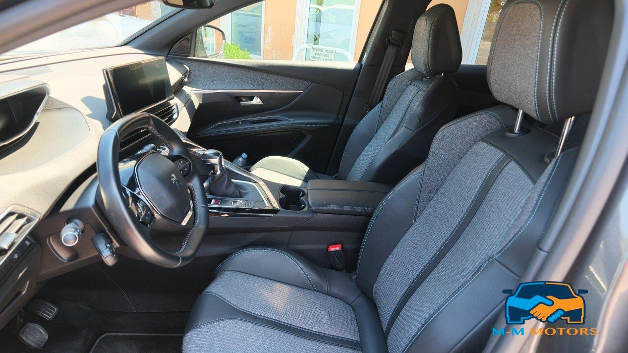 Peugeot 3008 30080 Allure Pack 130cv