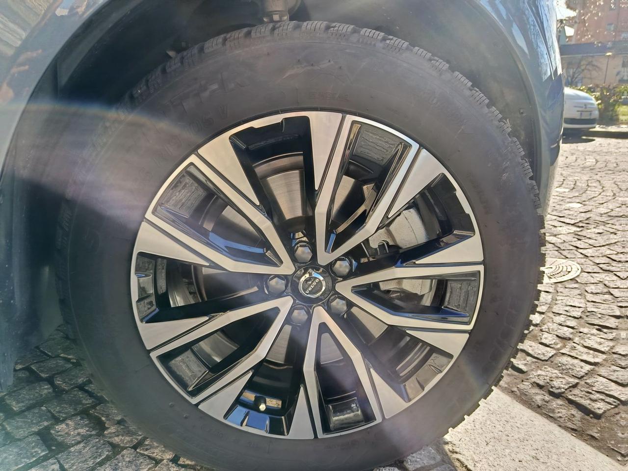 Volvo XC 60 Plus Dark 2.0 B4 MHEV #9159