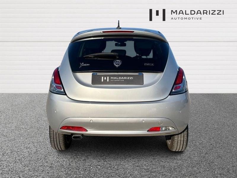 Lancia Ypsilon III 2015 1.0 firefly hybrid Gold s&s 70cv