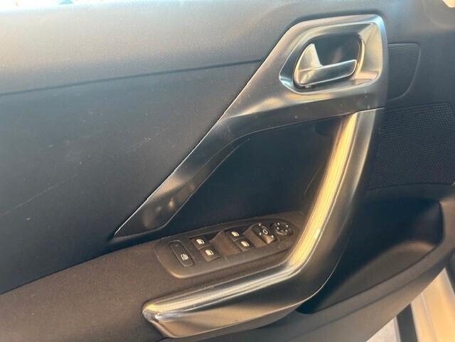 PEUGEOT 2008 AUTOMATICO SOLI 77 MILA KM! FULL