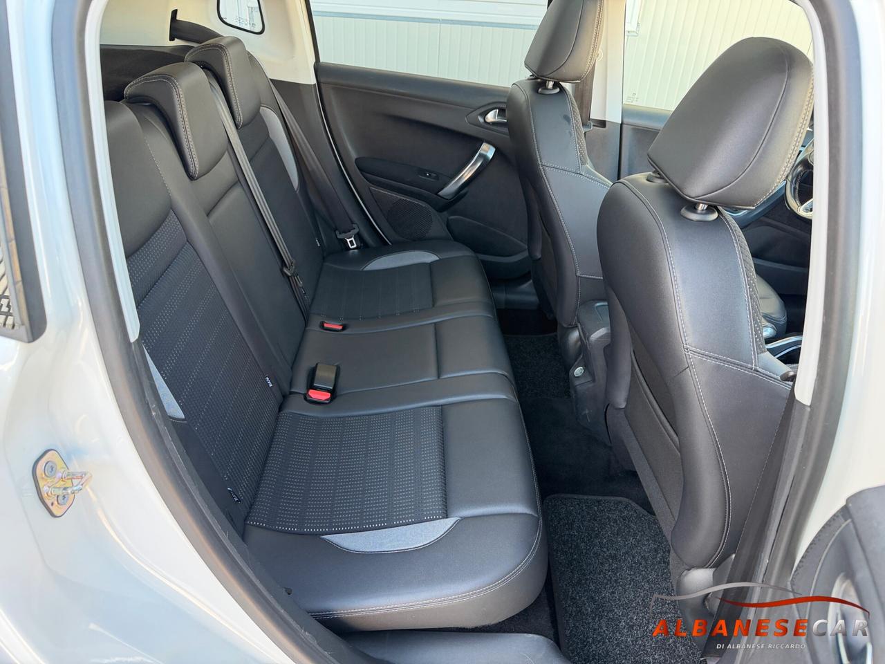 Peugeot 2008 1.6 e-HDi 115 CV Allure/TETTO PANORAMICO