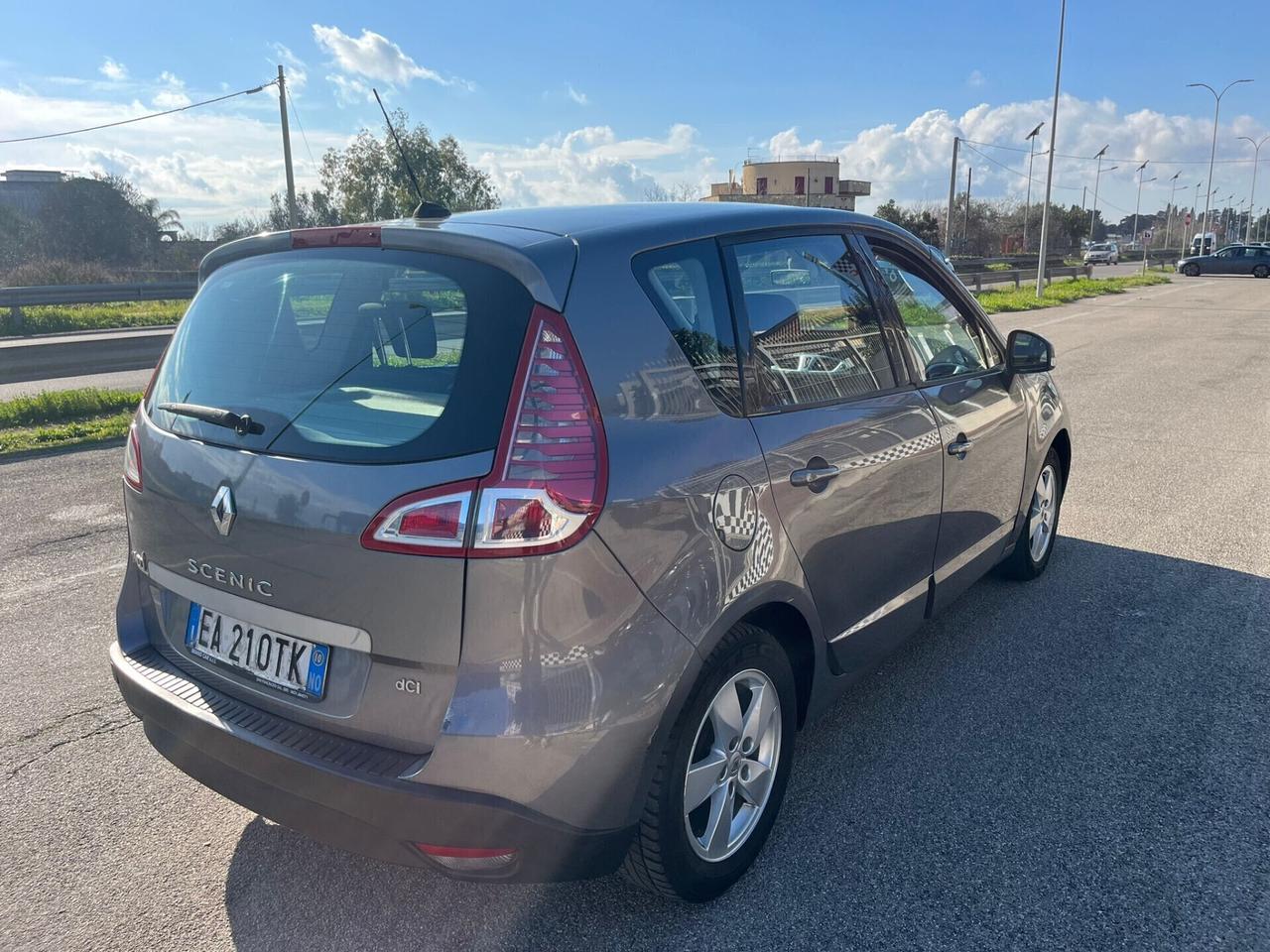 Renault Scenic X Mood 1.5 dCi 110CV Dynamique 2010