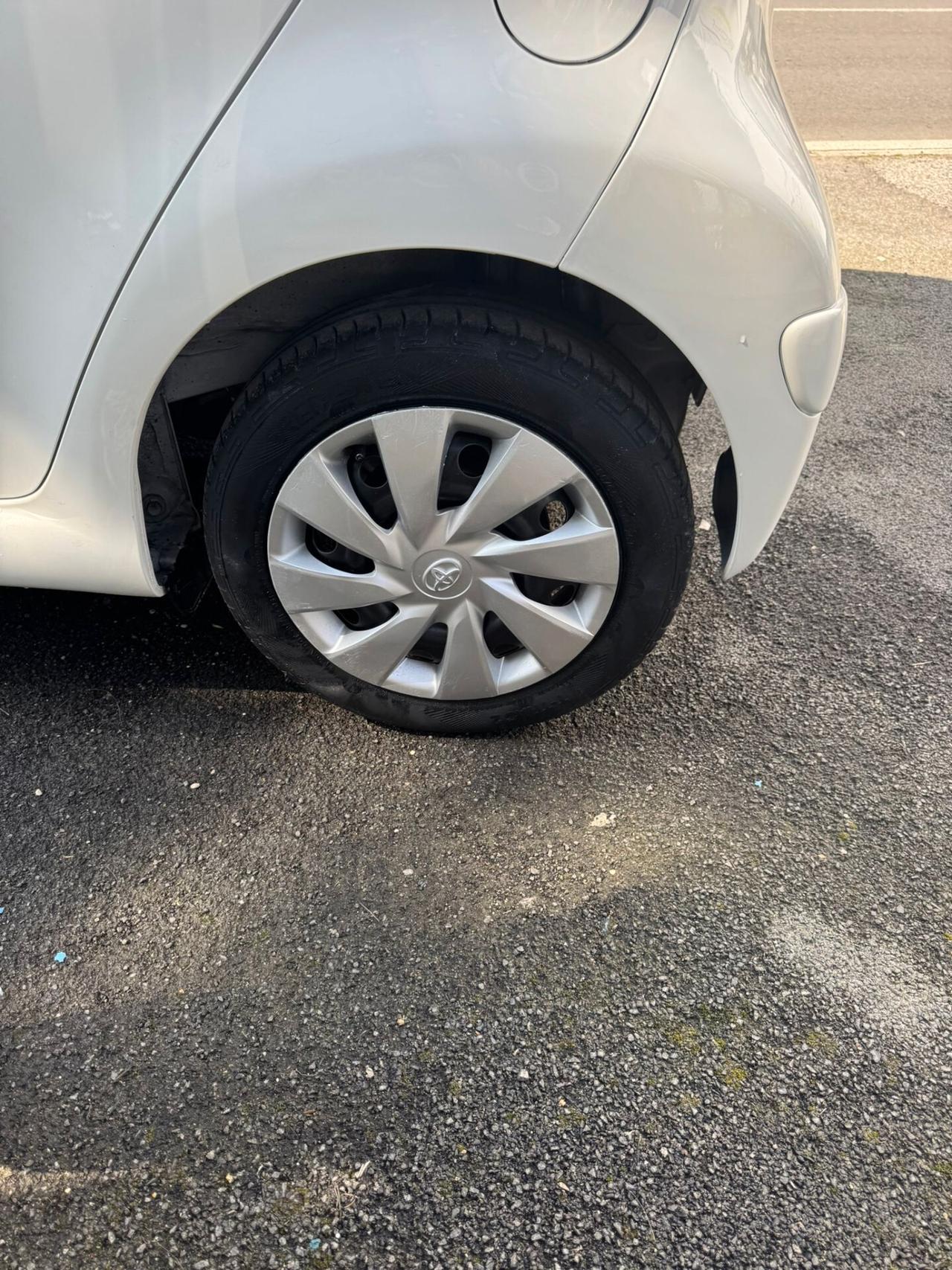 Toyota Aygo 1.0 12V VVT-i 5 porte Lounge Connect MMT