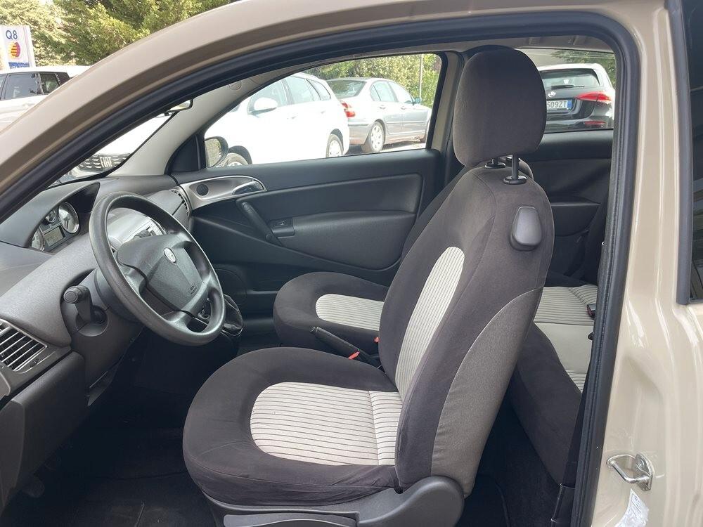 Lancia Ypsilon 1.2 Argento NEO PATENTATI