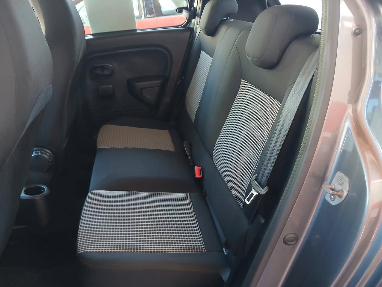 Renault Twingo SCe Life km 89000 frizione nuova tagliandi certificati