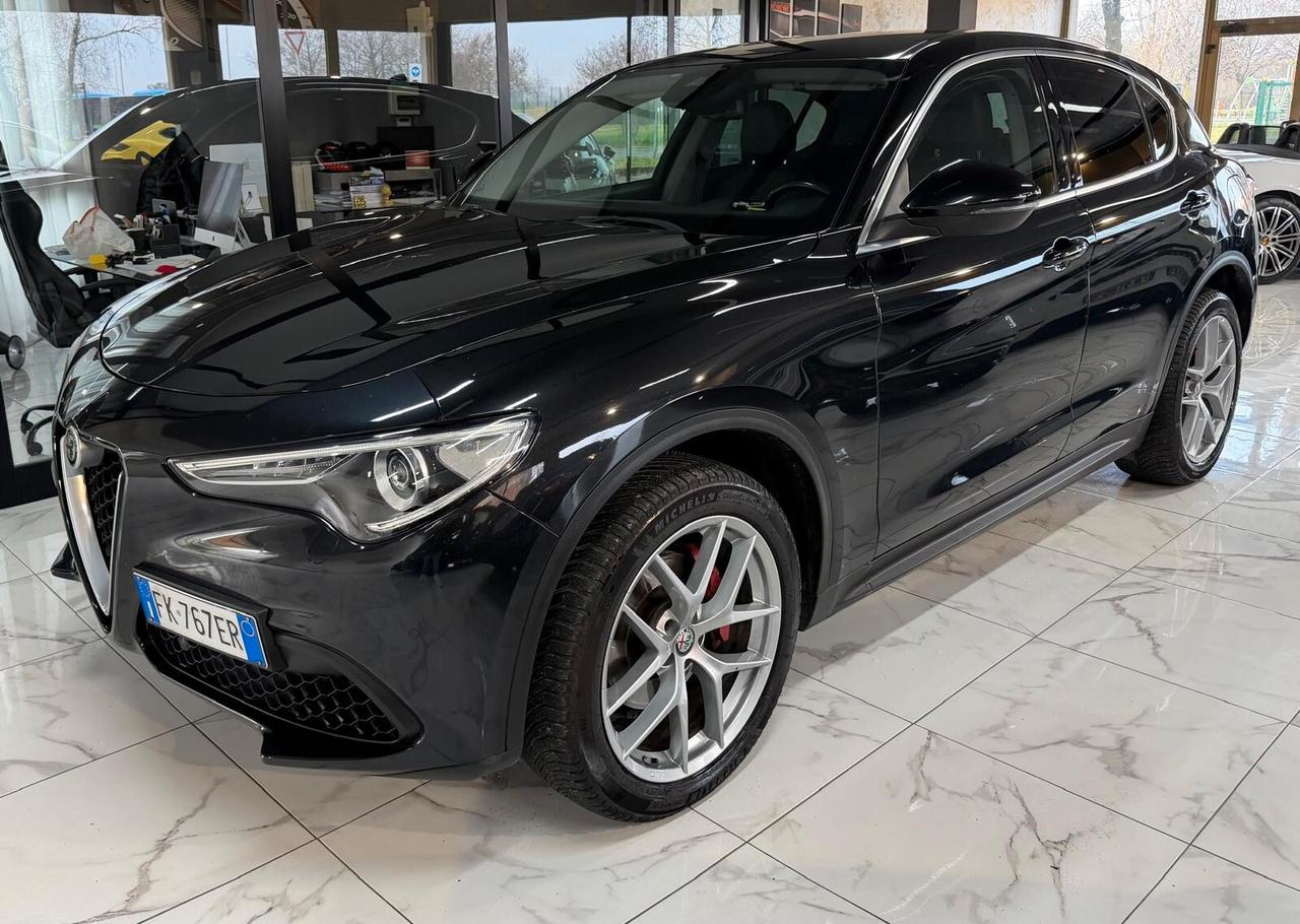 Alfa Romeo Stelvio Benzina 280Cv Tagliandi certificati