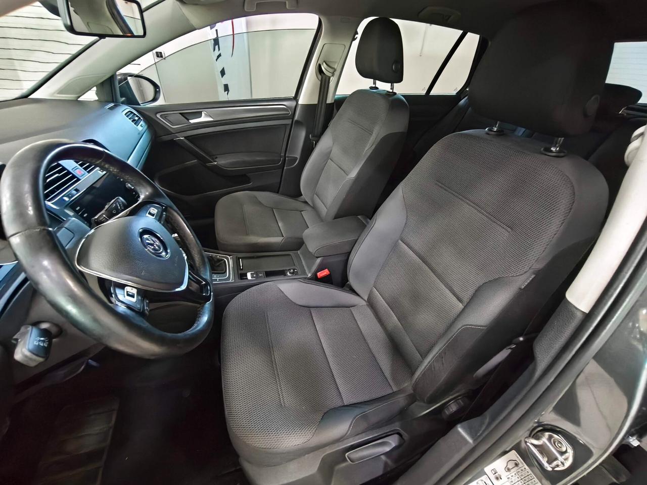 Volkswagen Golf VW 1.5 TGI DSG Blue Emotion